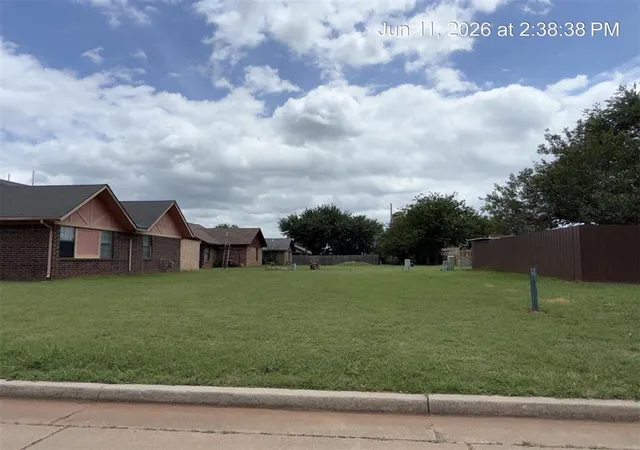 Homes for sale in Anadarko, OK | 202 Redbud Dr, Anadarko, OK 73005 | MLS# 1234624
