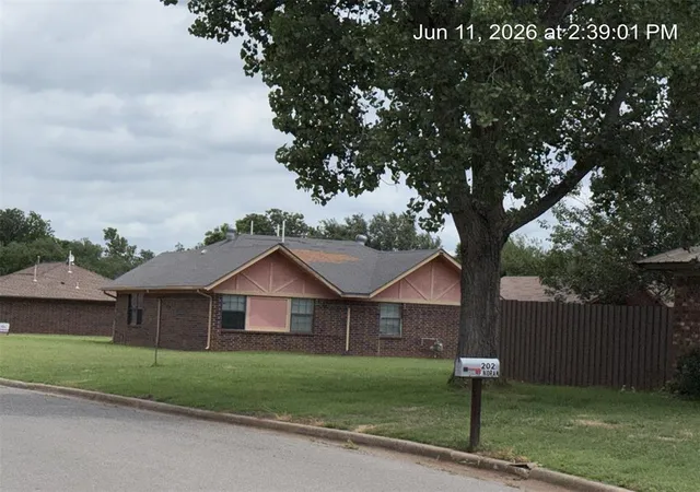 Homes for sale in Anadarko, OK | 202 Redbud Dr, Anadarko, OK 73005 | MLS# 1234624