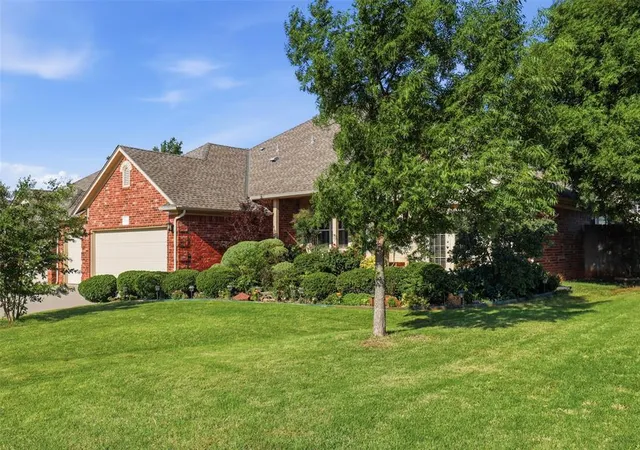 2nd image of 2916 Tara Ln, Norman, OK 73069 | MLS# 1234635