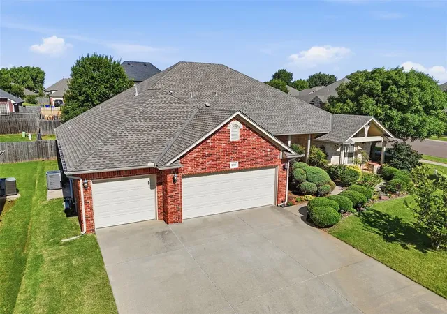 4th image of 2916 Tara Ln, Norman, OK 73069 | MLS# 1234635