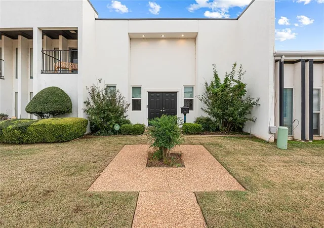 Photo 1 of Condo for sale at 2913 Acropolis St, Oklahoma City, OK 73120 | MLS# 1234638 | Listing updated on 2026-08-26