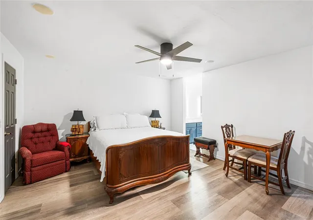 Listing Photo 5 - Condo for sale in building located at 2913 Acropolis St, Oklahoma City, OK 73120