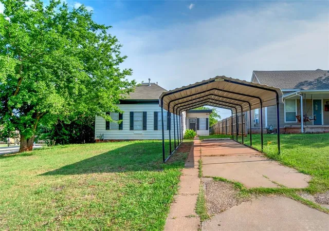 Homes for sale in Chandler, OK | 324 W 5Th St, Chandler, OK 74834 | MLS# 1234640