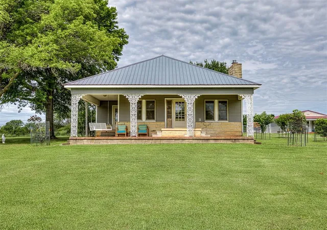 Homes for sale in Fairfax, OK | 3965 State Hwy 18 Hwy, Fairfax, OK 74637 | MLS# 1234653