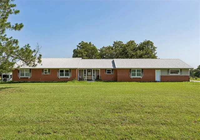 Homes for sale in Mc Loud, OK | 21220 Se 89th St, Mc Loud, OK 74851 | MLS# 1234656