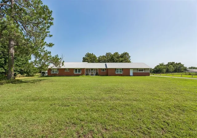 Homes for sale in Mc Loud, OK | 21220 Se 89th St, Mc Loud, OK 74851 | MLS# 1234656