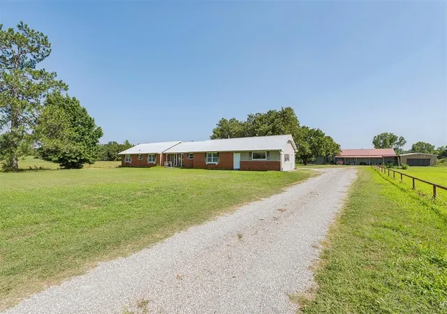 Homes for sale in Mc Loud, OK | 21220 Se 89Th St, Mc Loud, OK 74851 | MLS# 1234656
