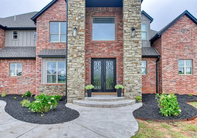 2nd image of 3802 Turtle Creek Cir, Tuttle, OK 73089 | MLS# 1234666