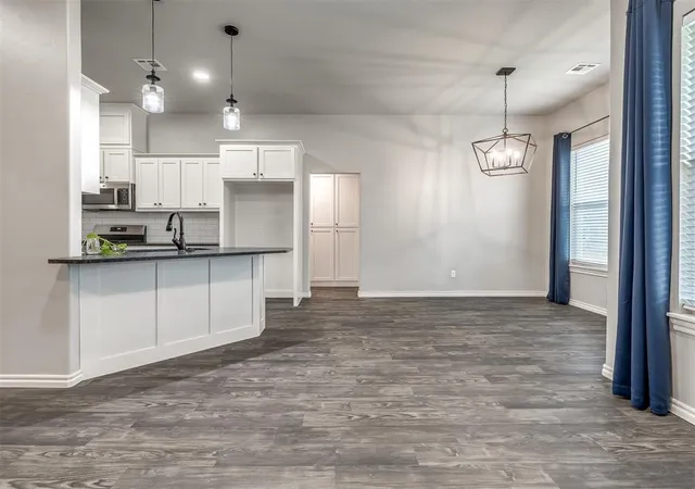3rd image of 972 Tim Holt Dr, Harrah, OK 73045 | MLS# 1234678