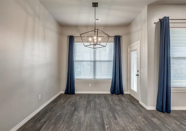 5th image of 972 Tim Holt Dr, Harrah, OK 73045 | MLS# 1234678