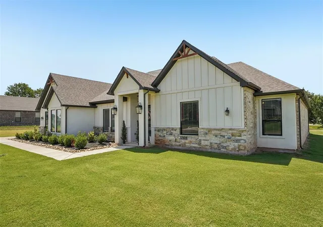 Photo 2 of Single family home for sale at 2249 Jackson Ln, Blanchard, OK 73010 | MLS# 1234689 | Listing updated on 2026-06-18