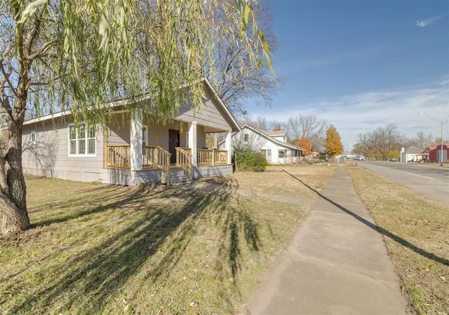 3rd image of 502 N Broadway St, Checotah, OK 74426 | MLS# 1234703