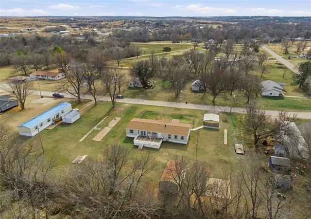 Homes for sale in Perry, OK | 115 Holly St, Perry, OK 73077 | MLS# 1234705