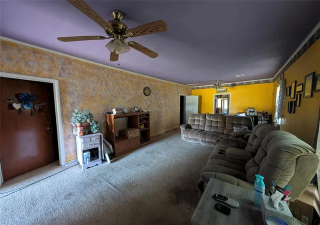Homes for sale in Henryetta, OK | 814 W Broadway St, Henryetta, OK 74437 | MLS# 1234721
