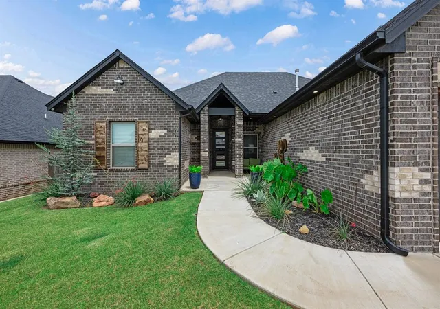 Photo 1 of Single family home for sale at 11625 Nw 104th Street, Yukon, OK 73099 | MLS# 1234722 | Listing updated on 2026-09-09