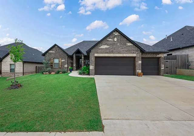 Photo 2 of Single family home for sale at 11625 Nw 104th Street, Yukon, OK 73099 | MLS# 1234722 | Listing updated on 2026-09-09