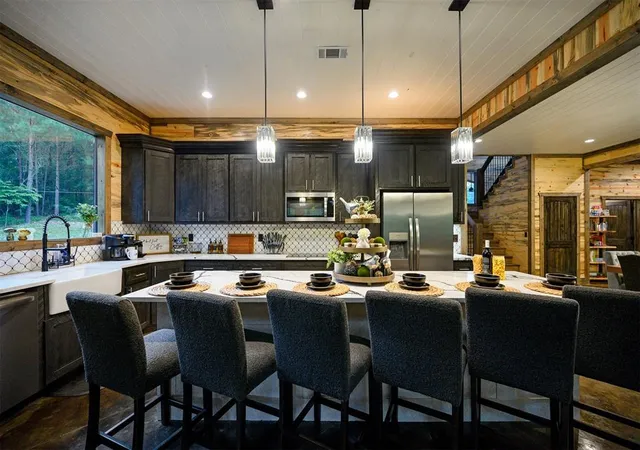 Photo 4 of Sale Pending at 215 Top Notch Ln, Broken Bow, OK 74728 | MLS# 1234729 | Listing updated on 2026-08-14