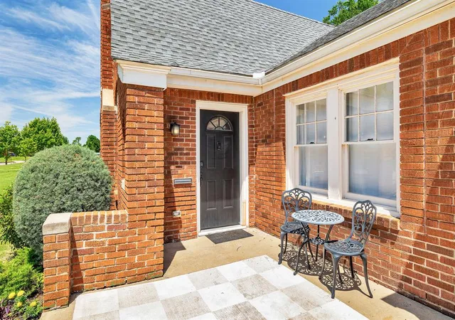 Photo 1 of Single family home for sale at 917 Ne 18th Street, Oklahoma City, OK 73105 | MLS# 1234730 | Listing updated on 2026-09-29