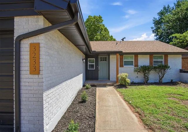 Homes for sale in Del City, OK | 3233 Chetwood Dr, Del City, OK 73115 | MLS# 1234737