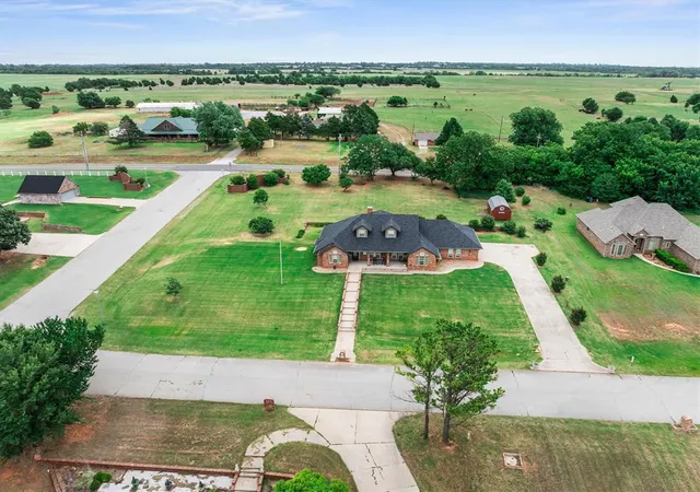 44th image of 10700 Crystal Creek Dr, Mustang, OK 73064 | MLS# 1234742