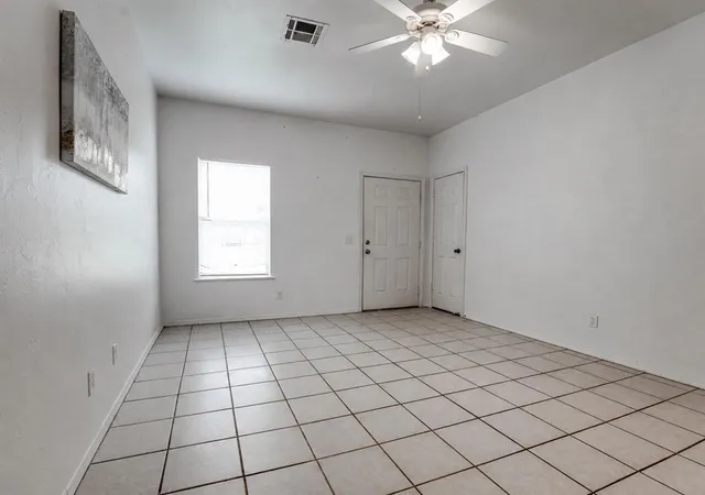 3rd image of 1021 Shady Creek Cir, Guthrie, OK 73044 | MLS# 1234757