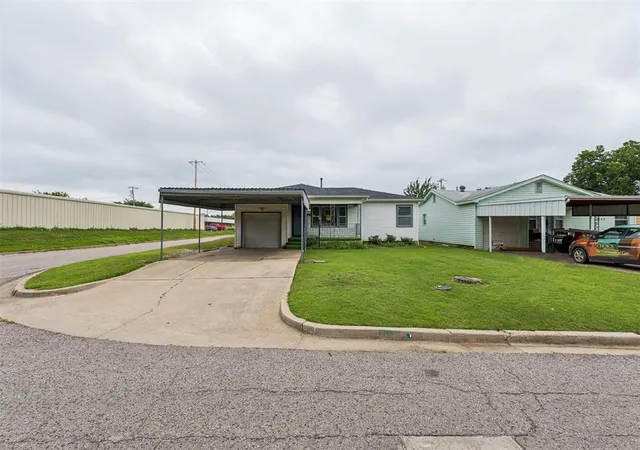 image of 1129 N Mckinley Ave, Shawnee, OK 74801 | MLS# 1234765
