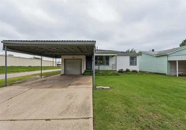 image of 1129 N Mckinley Ave, Shawnee, OK 74801 | MLS# 1234765