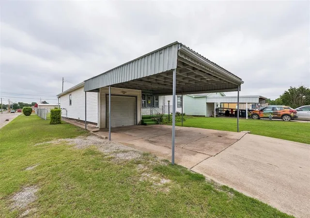 image of 1129 N Mckinley Ave, Shawnee, OK 74801 | MLS# 1234765