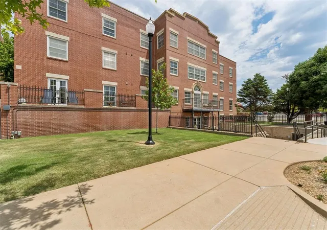 3rd image of 1209 N Harvey Ave #101, Oklahoma City, OK 73103 | MLS# 1234768