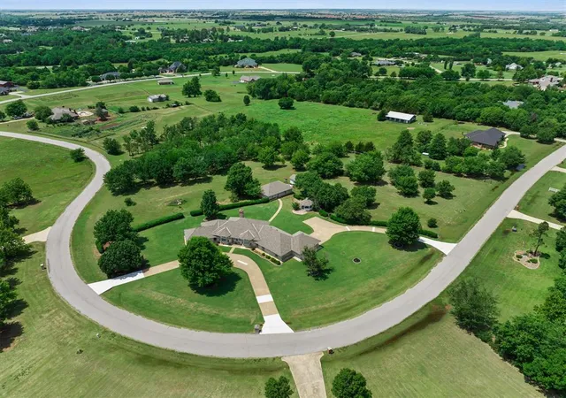 Photo 4 of Sale Pending at 4201 Saint Croix Dr, Edmond, OK 73025 | MLS# 1234770 | Listing updated on 2026-07-23