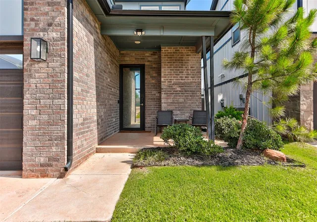 Photo 3 of Single family home for sale at 2529 Nw 129th Street, Oklahoma City, OK 73120 | MLS# 1234771 | Listing updated on 2026-08-21
