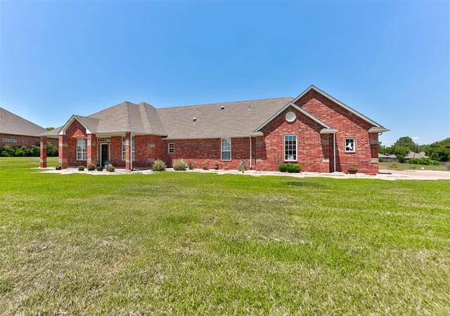 2nd image of 10501 Joseph Wy, Yukon, OK 73099 | MLS# 1234777