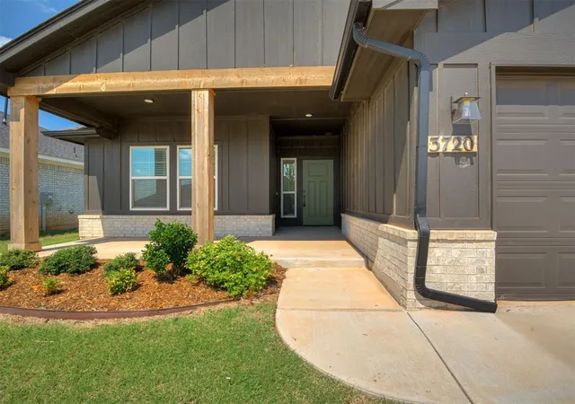 Photo 3 of Single family home for sale at 3720 Alta Vista Dr, Norman, OK 73069 | MLS# 1234796 | Listing updated on 2026-07-28