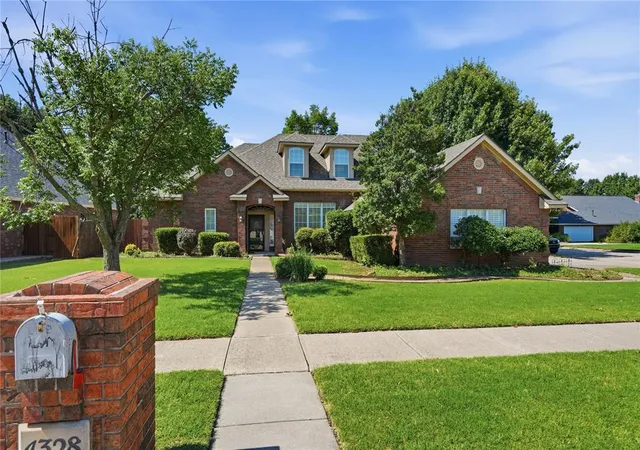 2nd image of 4328 Harrogate Dr, Norman, OK 73072 | MLS# 1234800