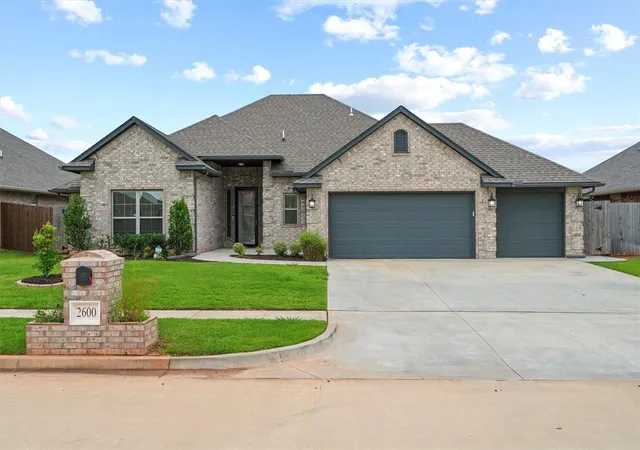 Photo 1 of Single family home for sale at 2600 Summit Xing Pkwy, Norman, OK 73071 | MLS# 1234813 | Listing updated on 2026-10-07