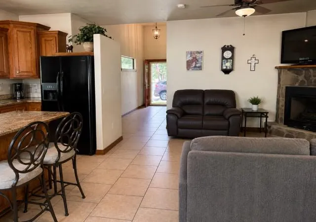 5th image of 259 E Lake Dr, Lawton, OK 73507 | MLS# 1234819