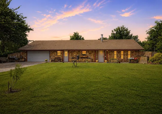 2nd image of 1211 E Rock Creek Rd, Tuttle, OK 73089 | MLS# 1234823