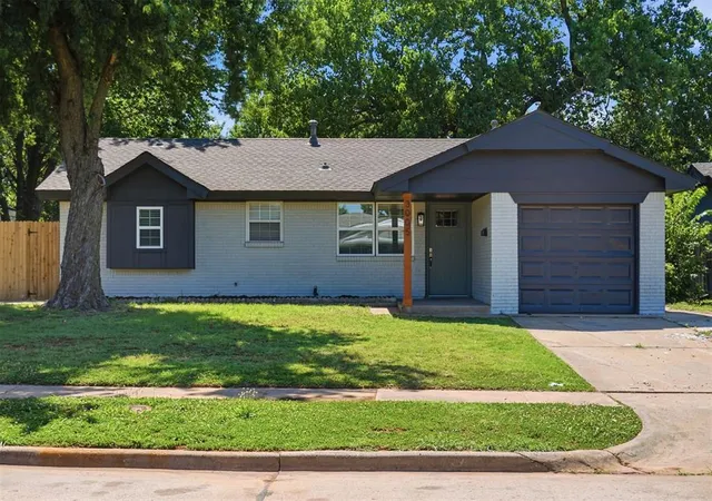 Homes for sale in Del City, OK | 3005 Lazy Ln, Del City, OK 73115 | MLS# 1234839