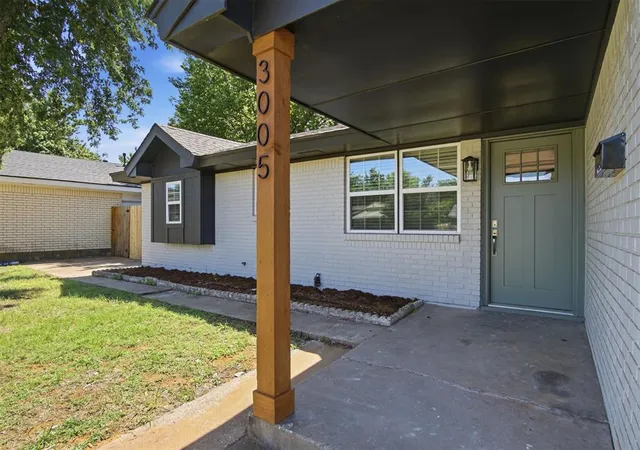 Homes for sale in Del City, OK | 3005 Lazy Ln, Del City, OK 73115 | MLS# 1234839