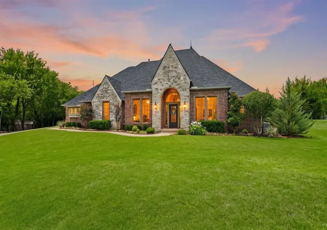 Homes for sale in Jones, OK | 2209 Crestwood Dr, Jones, OK 73049 | MLS# 1234860