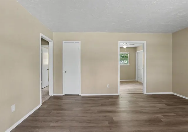 3rd image of 644 W Main St, Moore, OK 73160 | MLS# 1234863