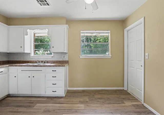 4th image of 644 W Main St, Moore, OK 73160 | MLS# 1234863