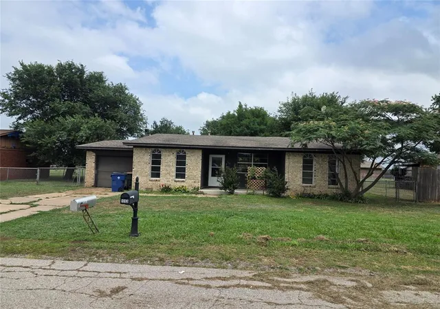 Homes for sale in Chickasha, OK | 113 Glenhaven Dr, Chickasha, OK 73018 | MLS# 1234891