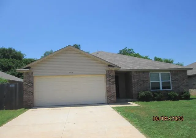 Photo 2 of Single family home for sale at 208 Tuscany Cir, Noble, OK 73068 | MLS# 1234892 | Listing updated on 2026-09-16