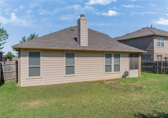 43rd image of 9712 Allie Hope Ln, Yukon, OK 73099 | MLS# 1234902