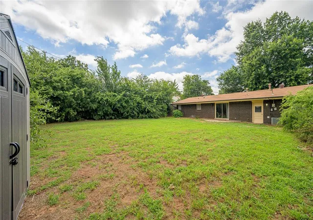 Homes for sale in Midwest City, OK | 1021 W Woodcrest Dr, Midwest City, OK 73110 | MLS# 1234913