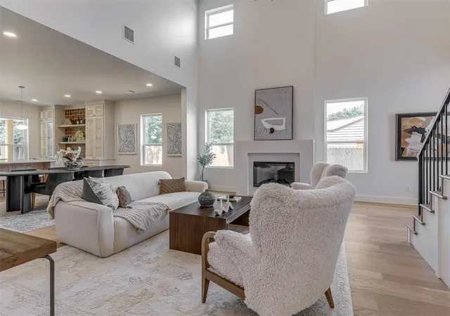 Photo 3 of Single family home for sale at 1804 Nw 40th Street, Oklahoma City, OK 73118 | MLS# 1234923 | Listing updated on 2026-08-21