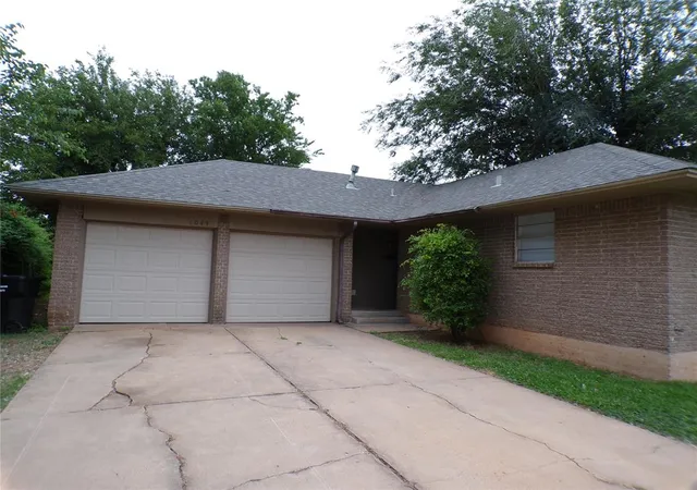 Photo 1 of Sale Pending at 1049 Nw 22nd Street, Moore, OK 73160 | MLS# 1234925 | Listing updated on 2026-09-16