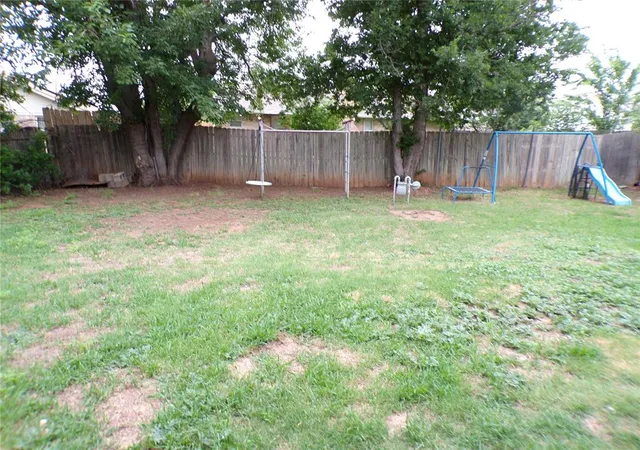 Homes for sale in Moore, OK | 1049 Nw 22nd St, Moore, OK 73160 | MLS# 1234925