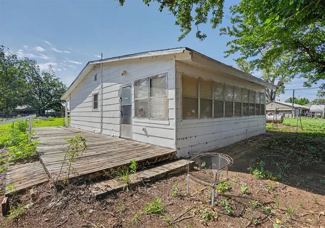 Homes for sale in Lone Wolf, OK | 20456 E 1410 Rd #92, Lone Wolf, OK 73655 | MLS# 1234934